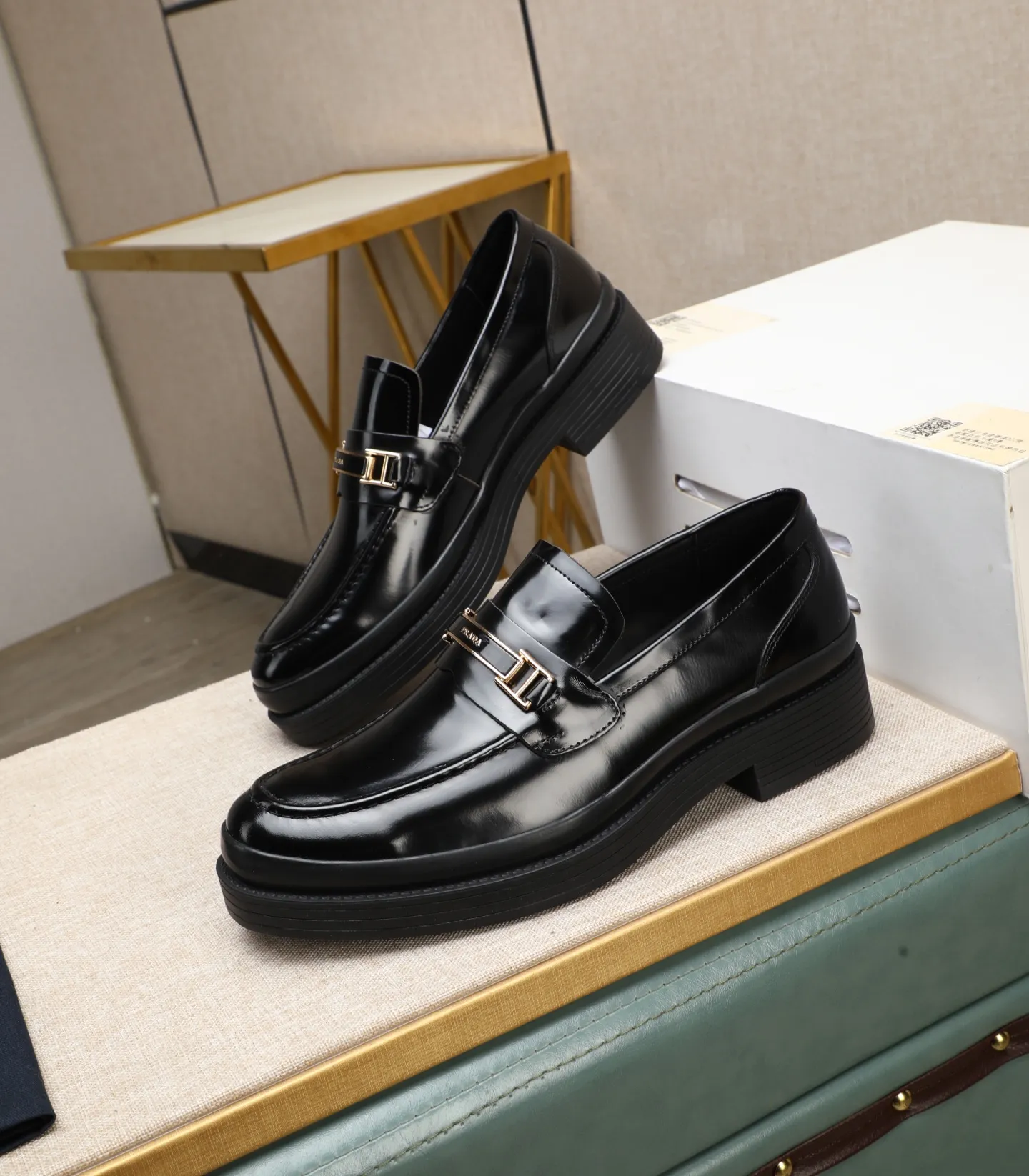 Men's men's shoes 💰540 (water-dyed cow leather) 📛📛PRADA high-end counter's latest formal business leather shoes 👔original and highest quality! Imported from Italy 🇮🇹 first-layer calfskin fabric ➕ cowhide lining Original outsole Formal size: 38➖44 (45 customized)